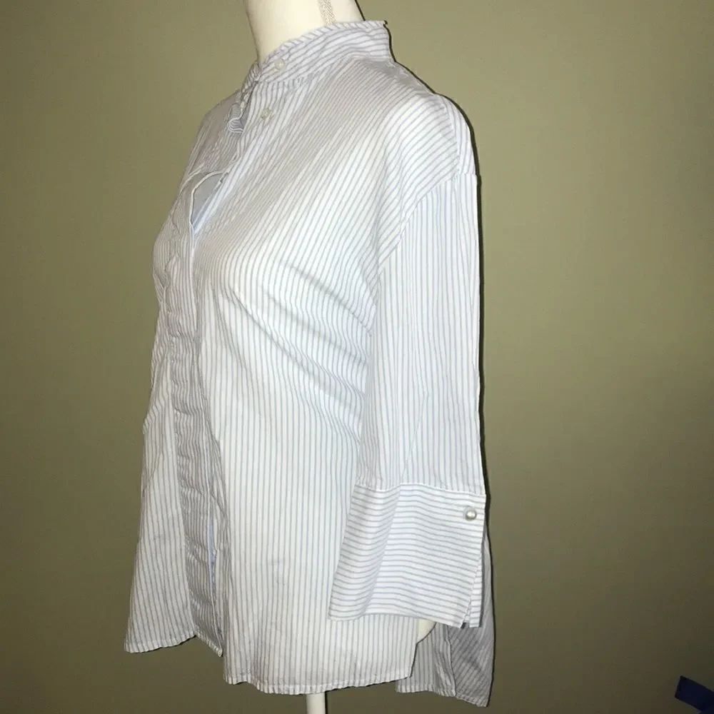 Who What Wear Light Blue Pin Striped Top!! - Picture 3 of 6